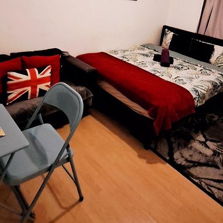 Merciful King Room, In Zone 2-3 Лондон Номер фото